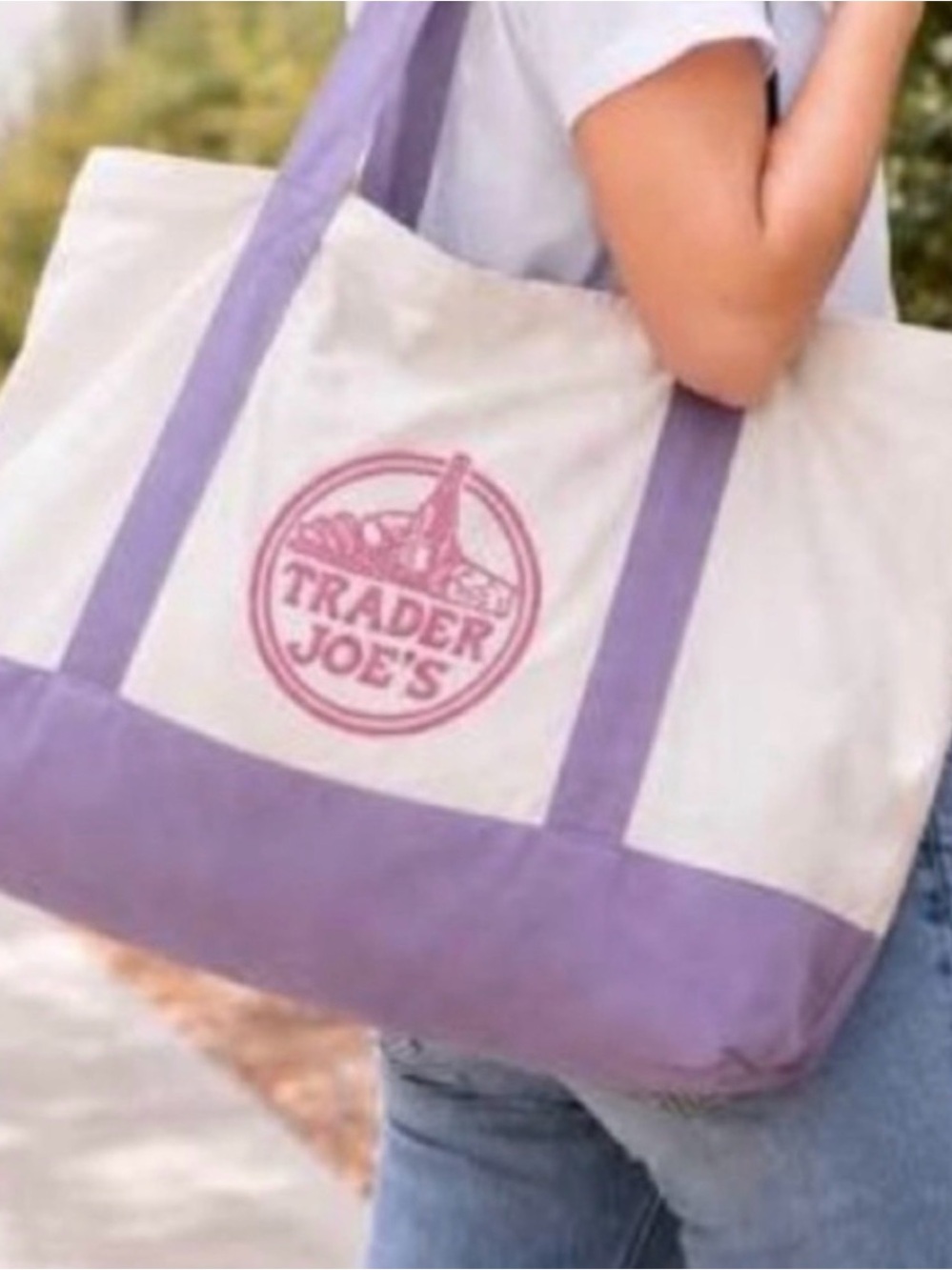 Trader Joe’s 2026 Large Lavender Canvas Tote Bag with Pink Embroidered Logo 💜🩷 - Picture 2 of 6